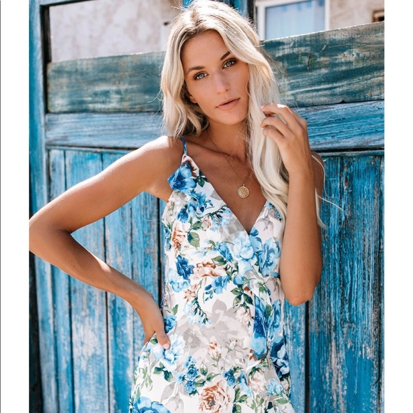 VICI Tranquility Floral Ruffle Maxi Dress - Large - Picture 6 of 8